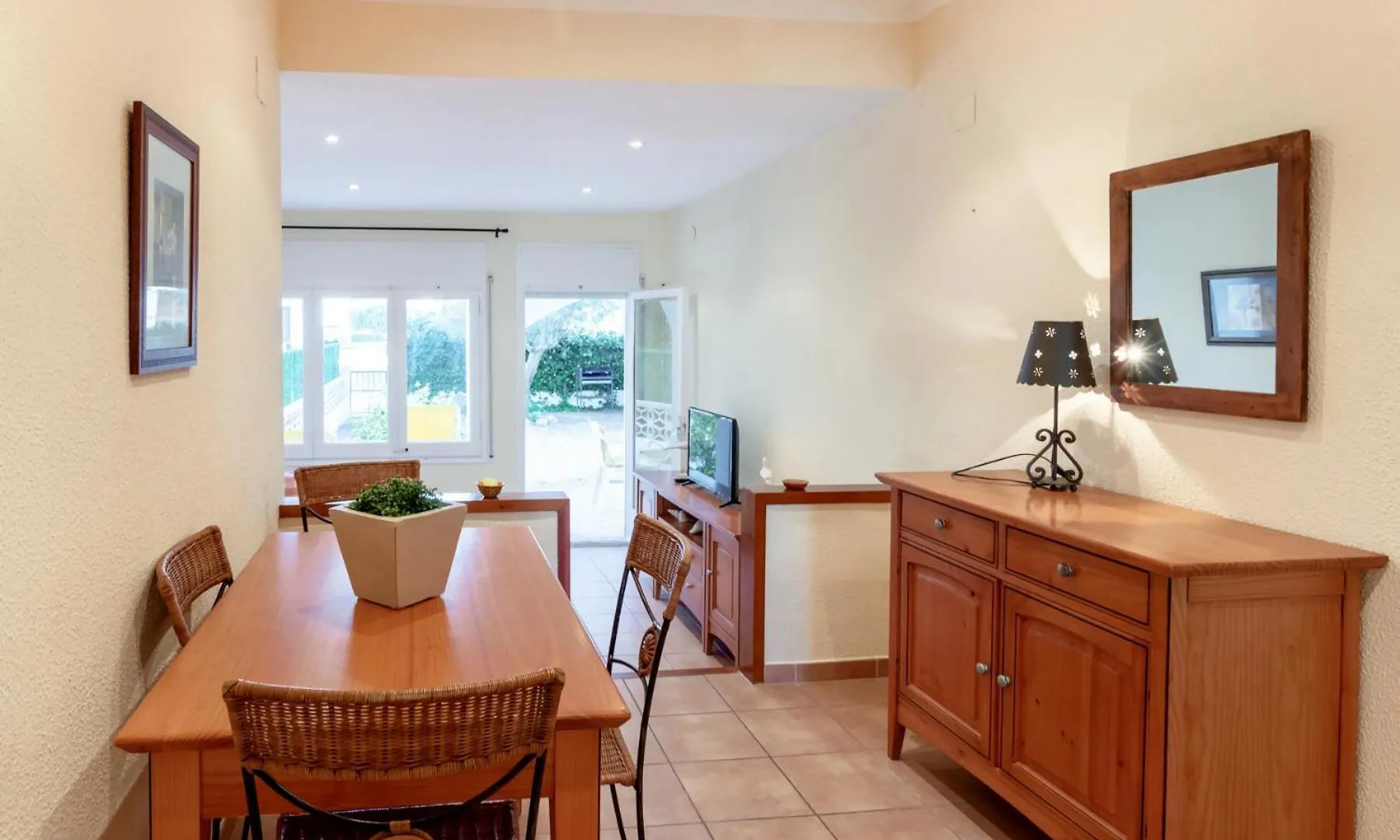 Sant Carles 26 Magnifico Apartamento Con Jardin Girona Spain