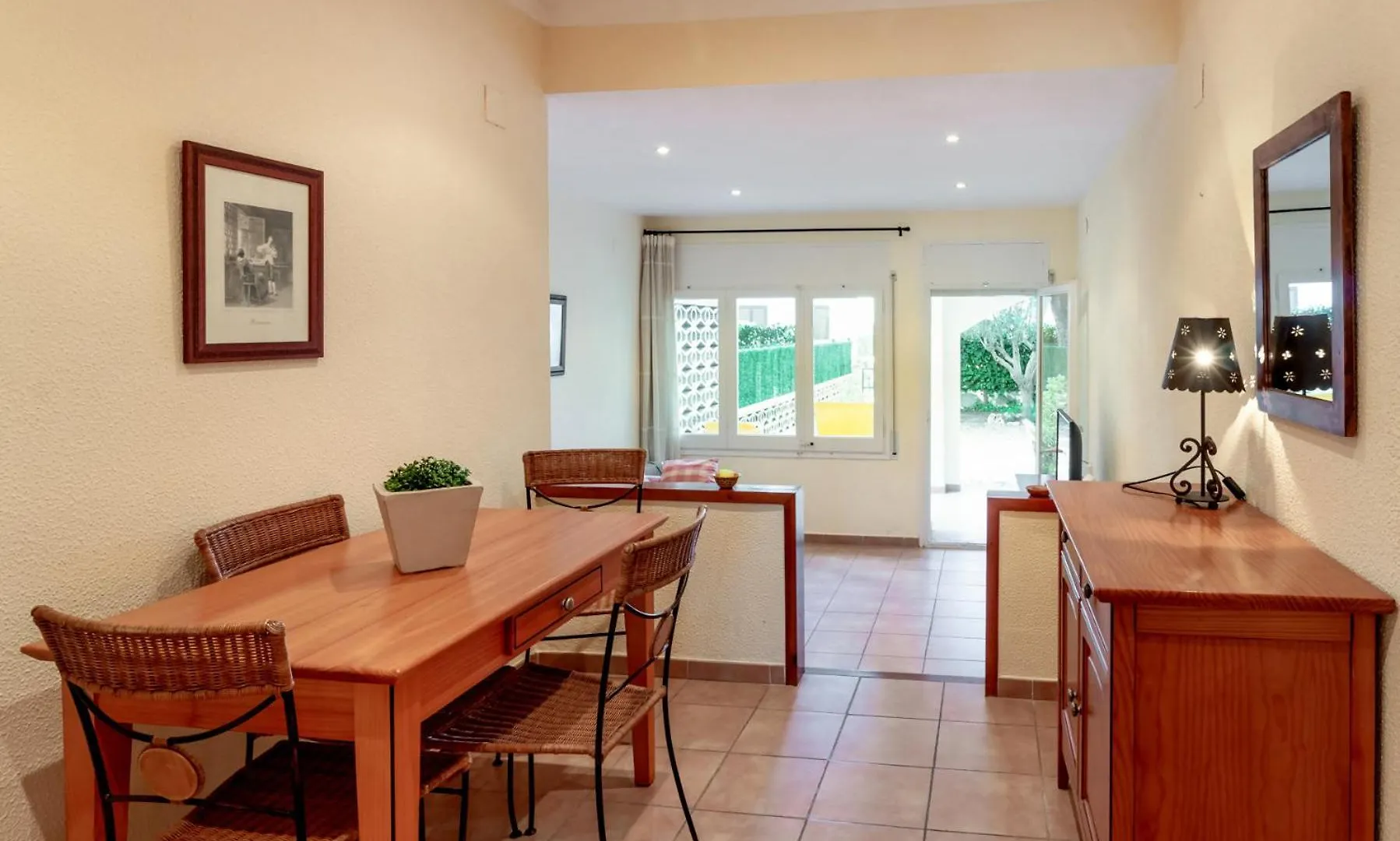 Sant Carles 26 Magnifico Apartamento Con Jardin Girona 0*,  Hiszpania